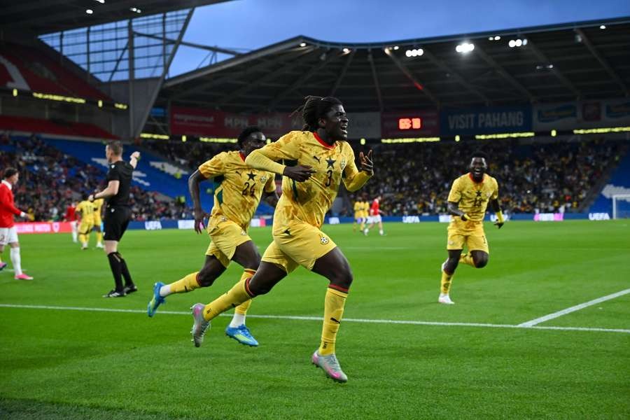 Ghana players celebrate Caleb Yirenkyi's late winning goal against Panama